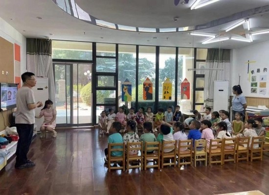 聚鑫汇安全进校园，我为安全员代言
