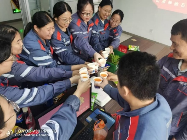 月满中秋，情聚化验室